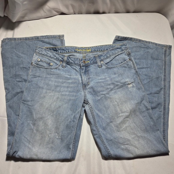 American Eagle Outfitters Denim - American Eagle Boyfriend Jeans Light Wash Distressed Denim Size 8 Classic Fit